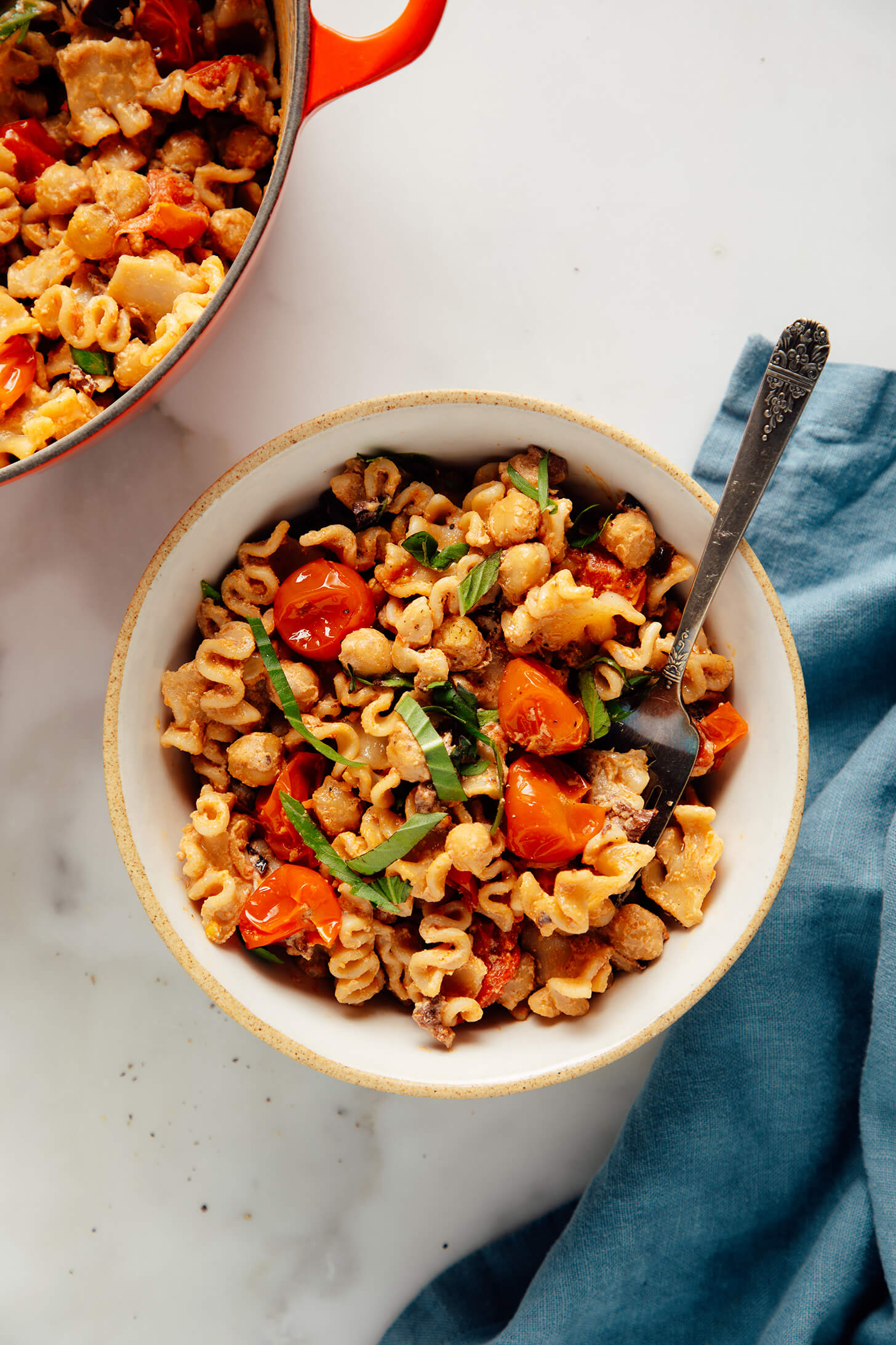 mediterranean tomato chickpea pasta